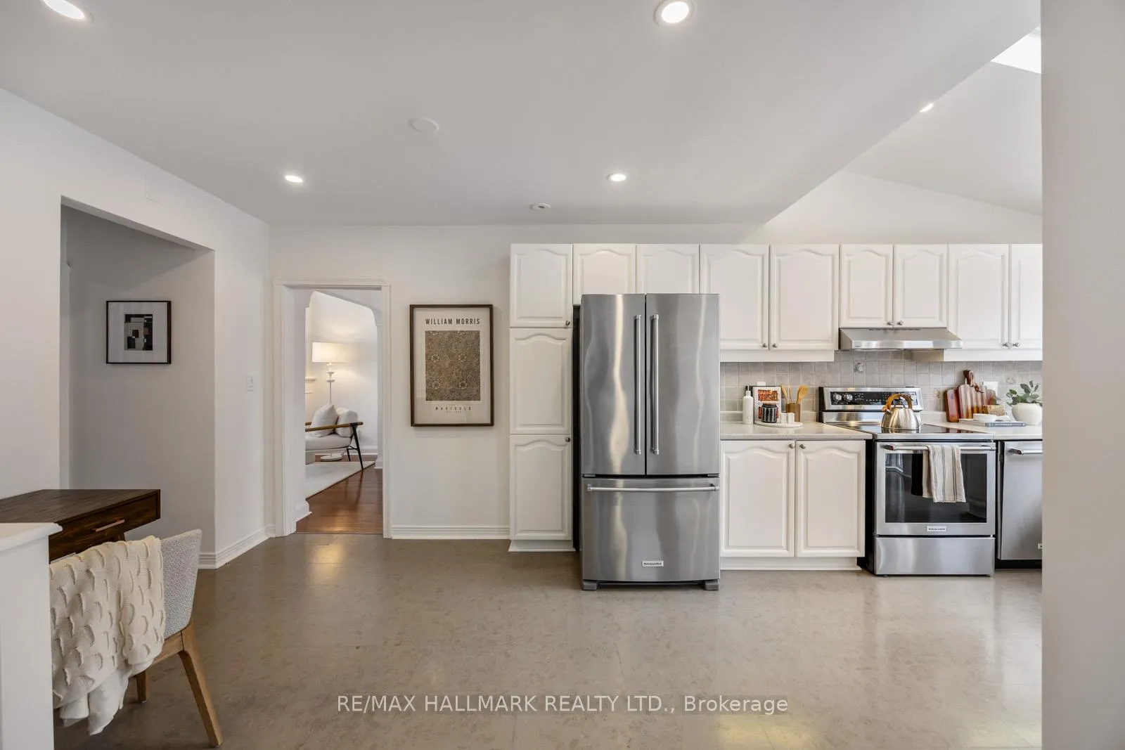Photo 14 of 18 Elmview Drive, Scarborough, Birchcliffe-Cliffside — HOMEH