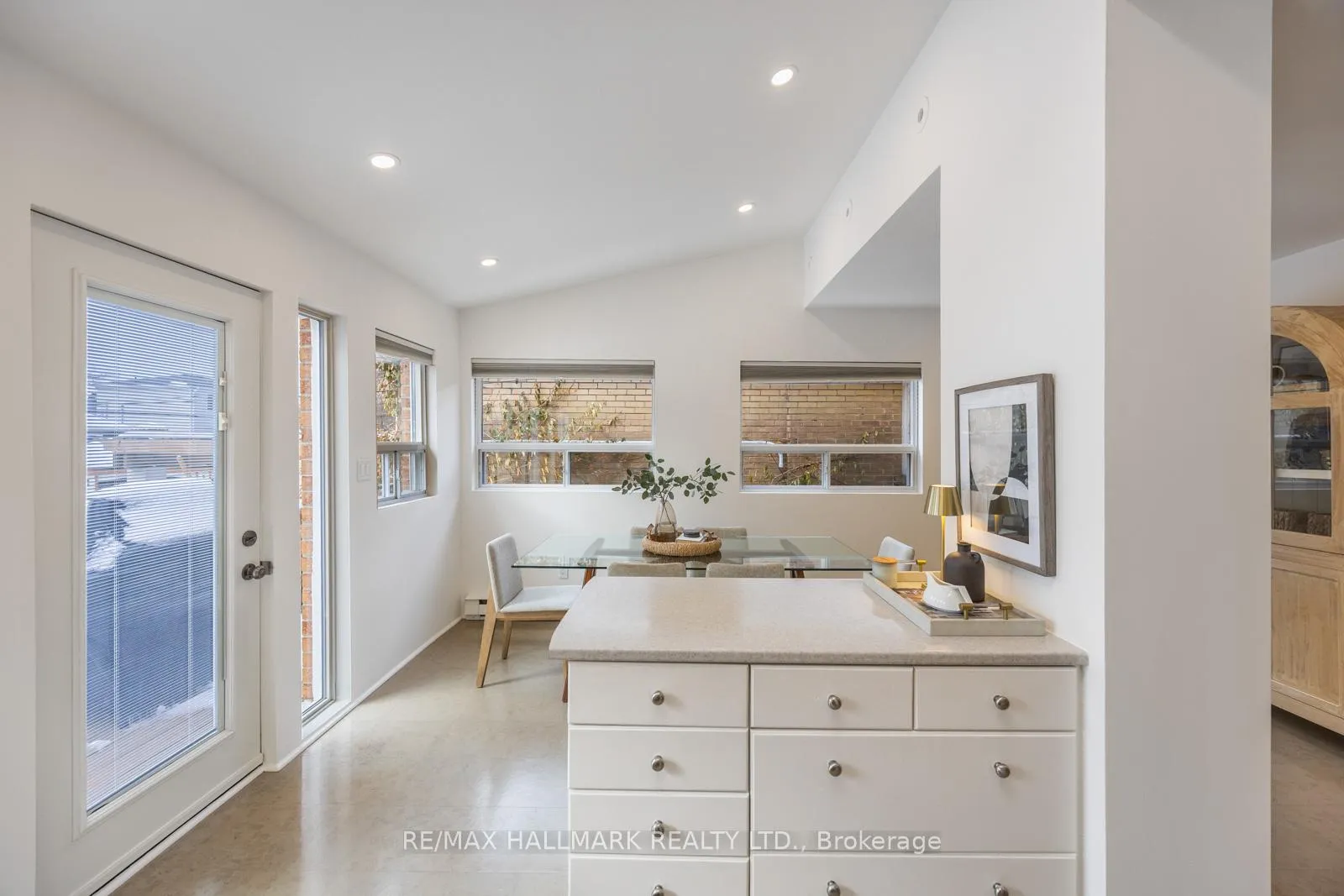 Photo 17 of 18 Elmview Drive, Scarborough, Birchcliffe-Cliffside — HOMEH