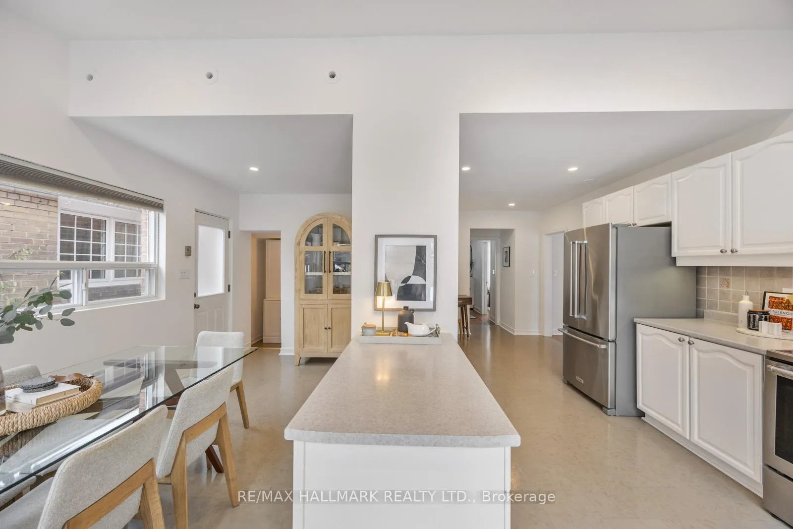 Photo 19 of 18 Elmview Drive, Scarborough, Birchcliffe-Cliffside — HOMEH