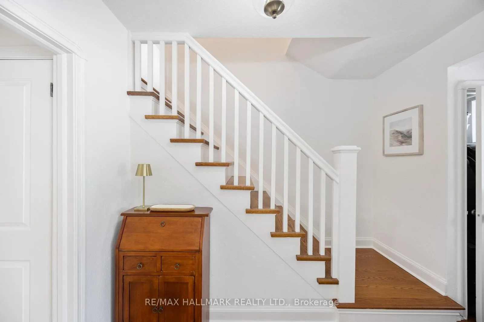Photo 26 of 18 Elmview Drive, Scarborough, Birchcliffe-Cliffside — HOMEH
