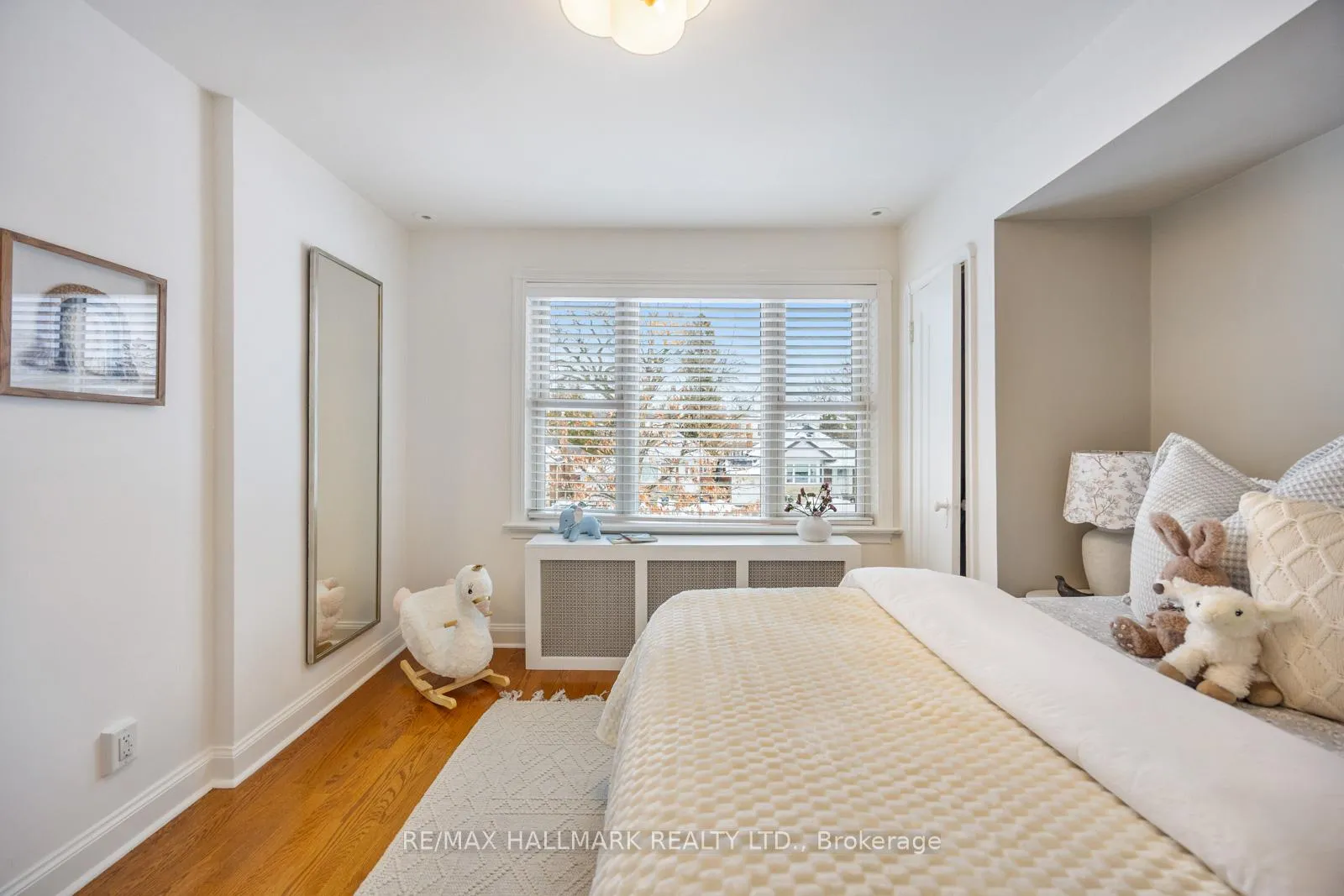 Photo 31 of 18 Elmview Drive, Scarborough, Birchcliffe-Cliffside — HOMEH