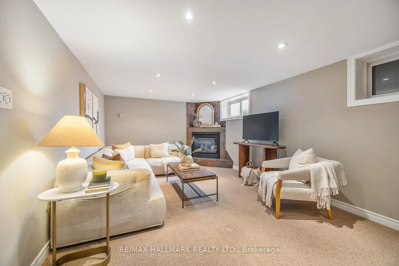 Photo 38 of 18 Elmview Drive, Scarborough, Birchcliffe-Cliffside — HOMEH
