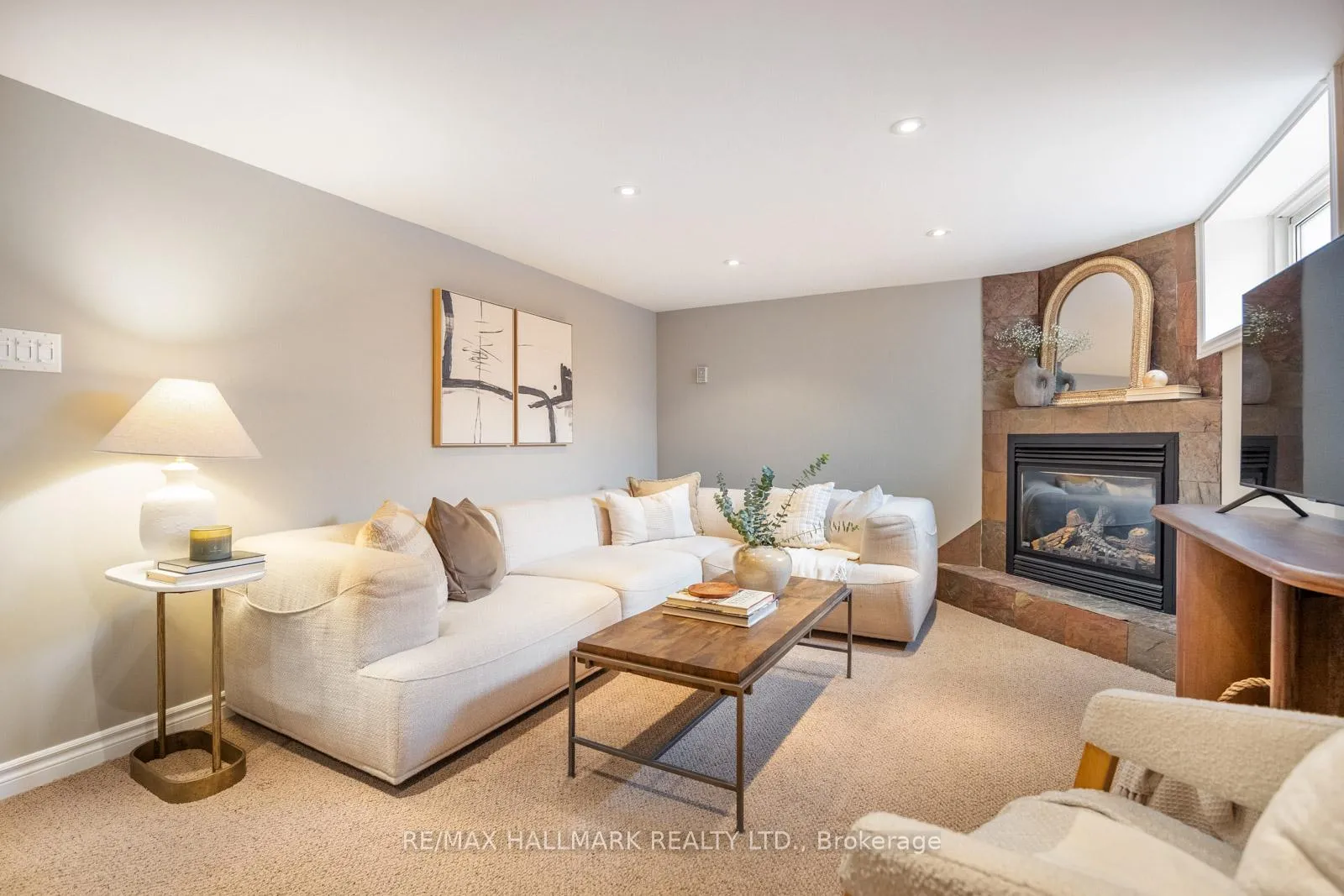 Photo 40 of 18 Elmview Drive, Scarborough, Birchcliffe-Cliffside — HOMEH