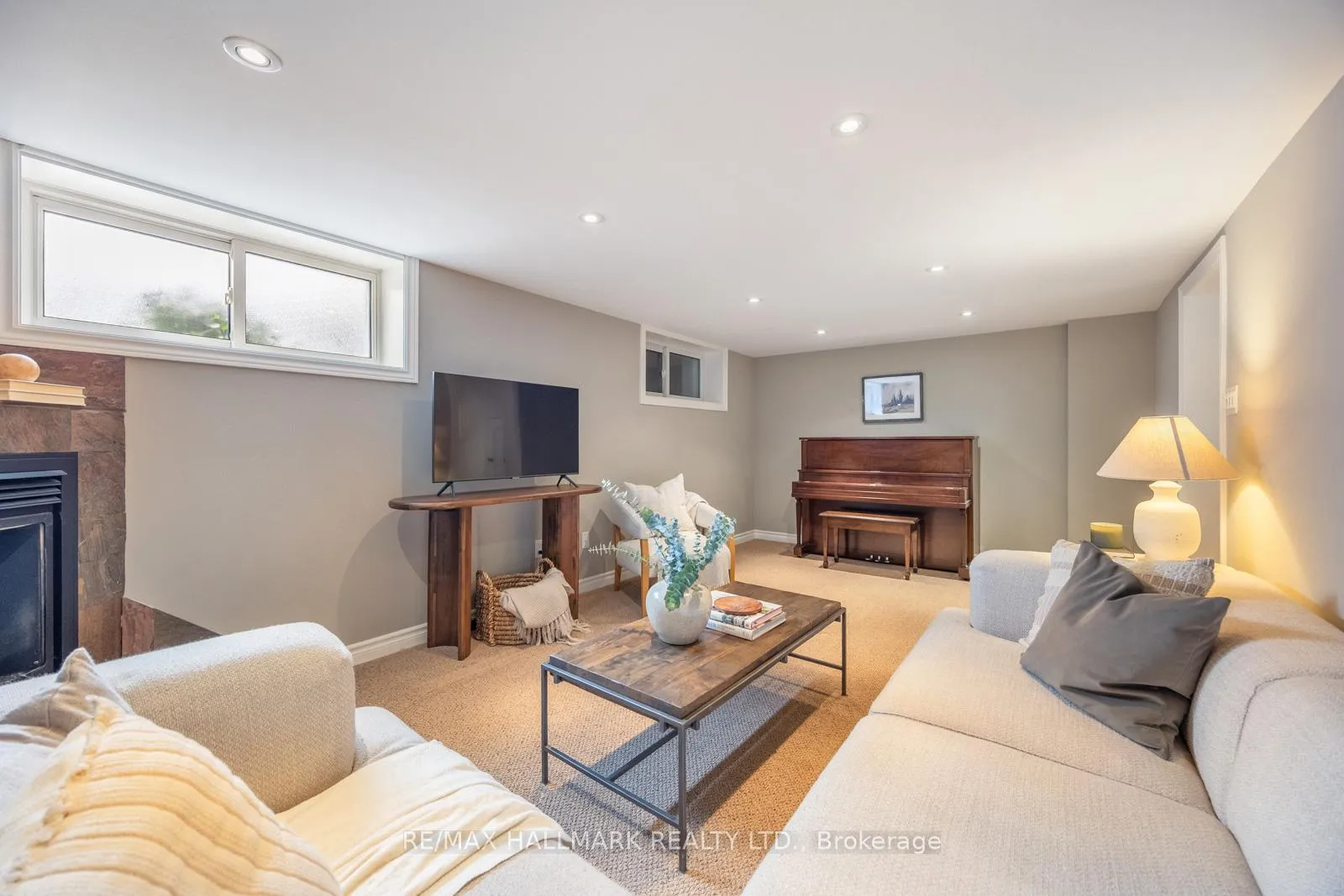 Photo 41 of 18 Elmview Drive, Scarborough, Birchcliffe-Cliffside — HOMEH