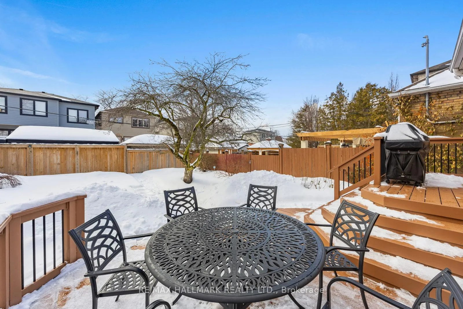 Photo 43 of 18 Elmview Drive, Scarborough, Birchcliffe-Cliffside — HOMEH