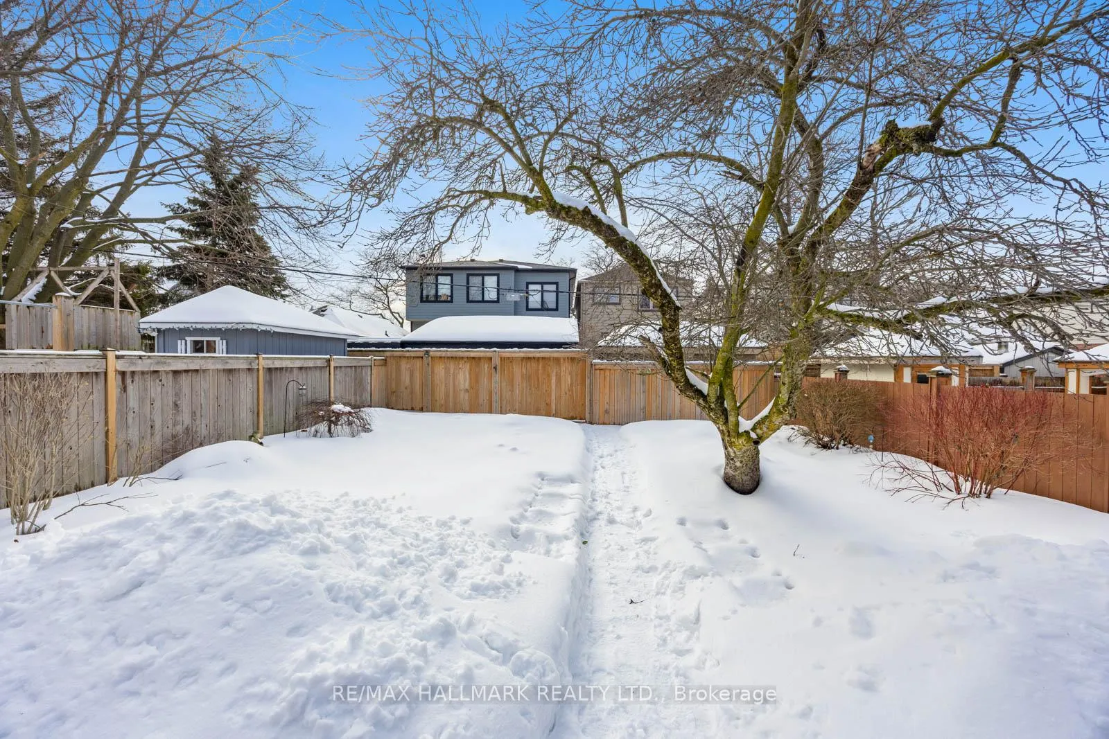 Photo 45 of 18 Elmview Drive, Scarborough, Birchcliffe-Cliffside — HOMEH