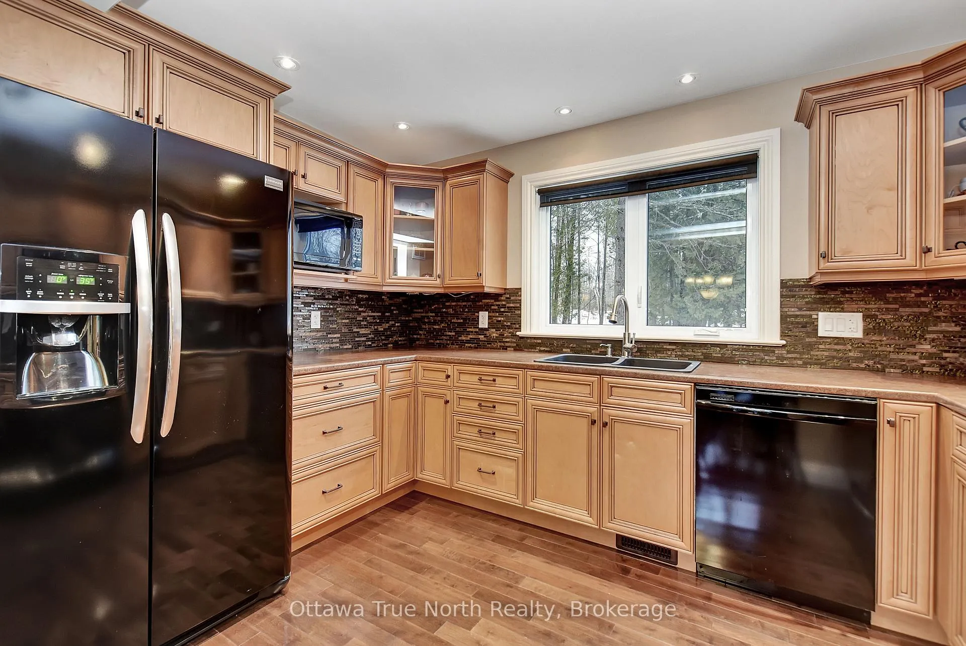 Photo 16 of 540 May Dean Drive, Ottawa, Fitzroy — HOMEH
