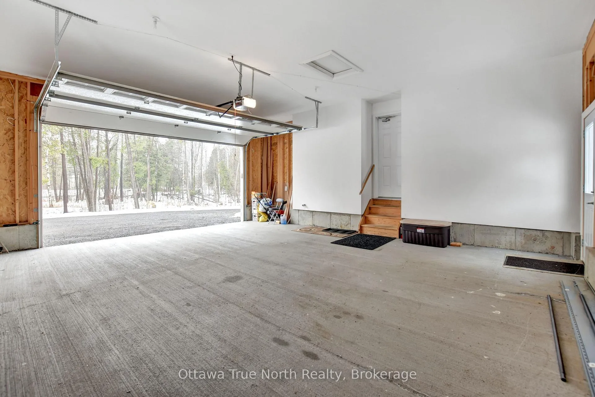 Photo 34 of 540 May Dean Drive, Ottawa, Fitzroy — HOMEH