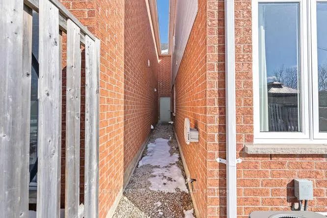 Photo 39 of 5 James Young Drive, Halton Hills, Georgetown — HOMEH