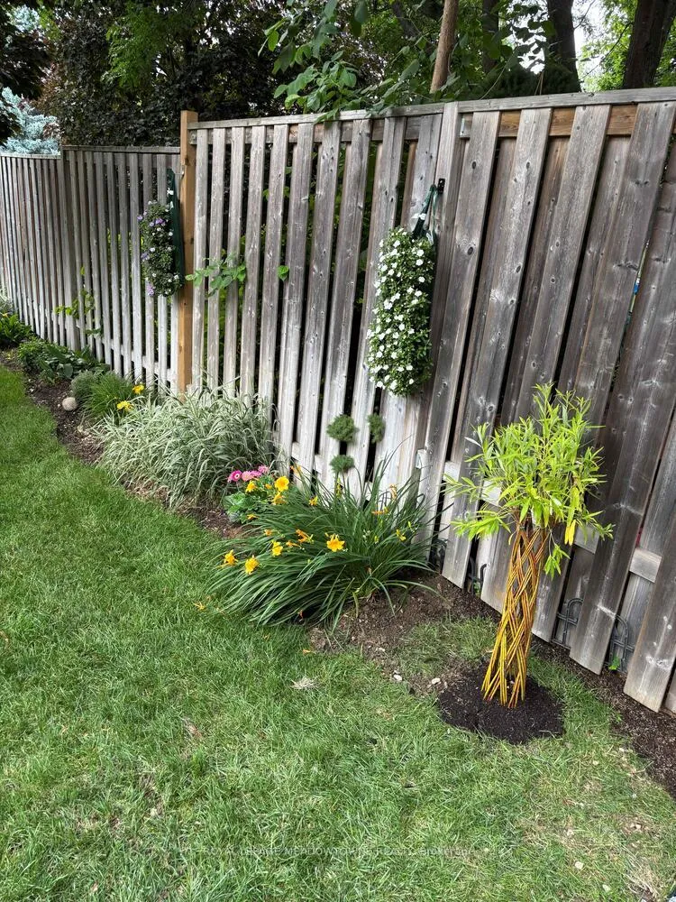 Photo 42 of 5 James Young Drive, Halton Hills, Georgetown — HOMEH