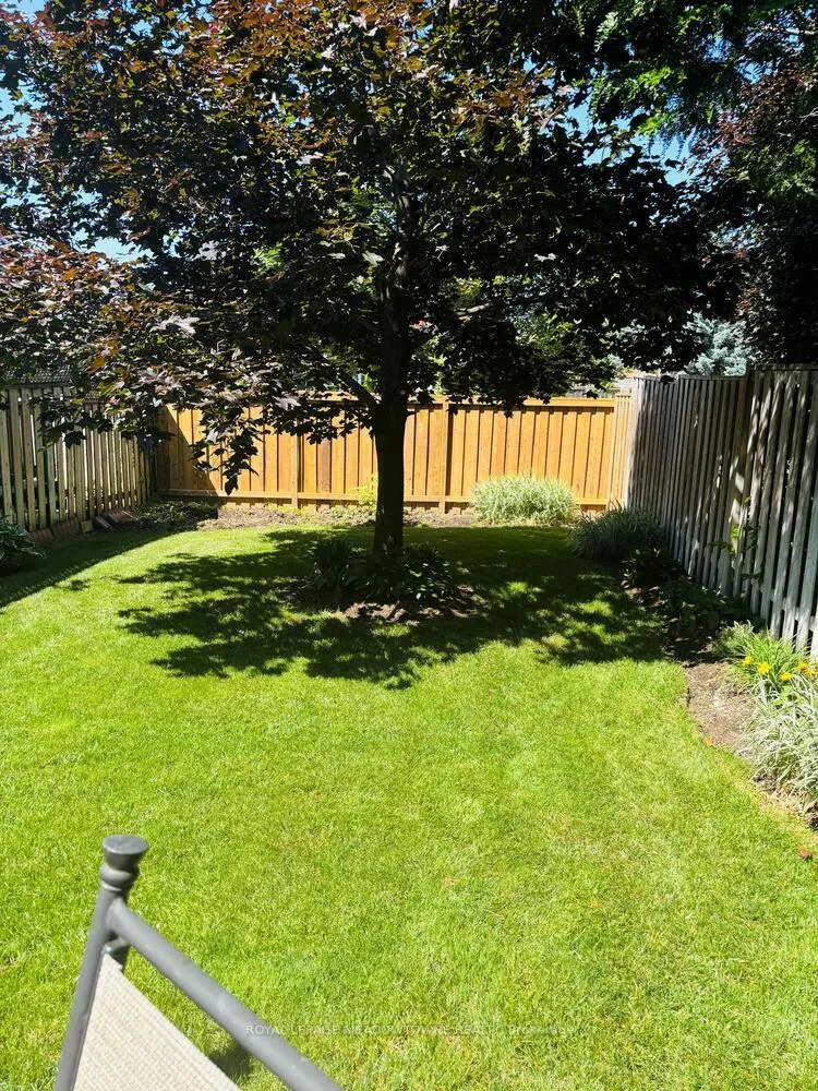 Photo 44 of 5 James Young Drive, Halton Hills, Georgetown — HOMEH