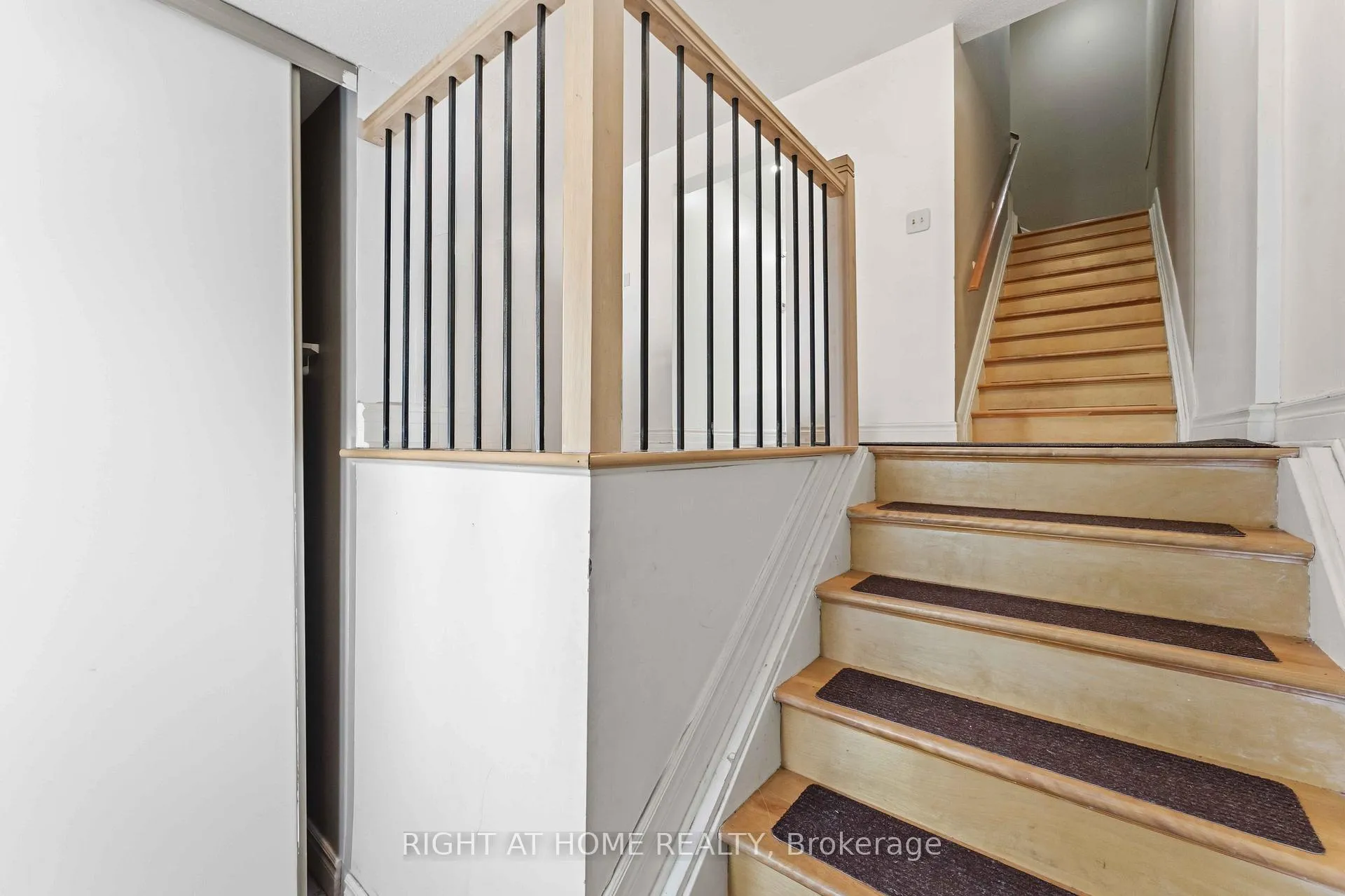 Photo 5 of Unit 86, 106 Castlegreen Private, Ottawa, Hunt Club Park/Greenboro — HOMEH