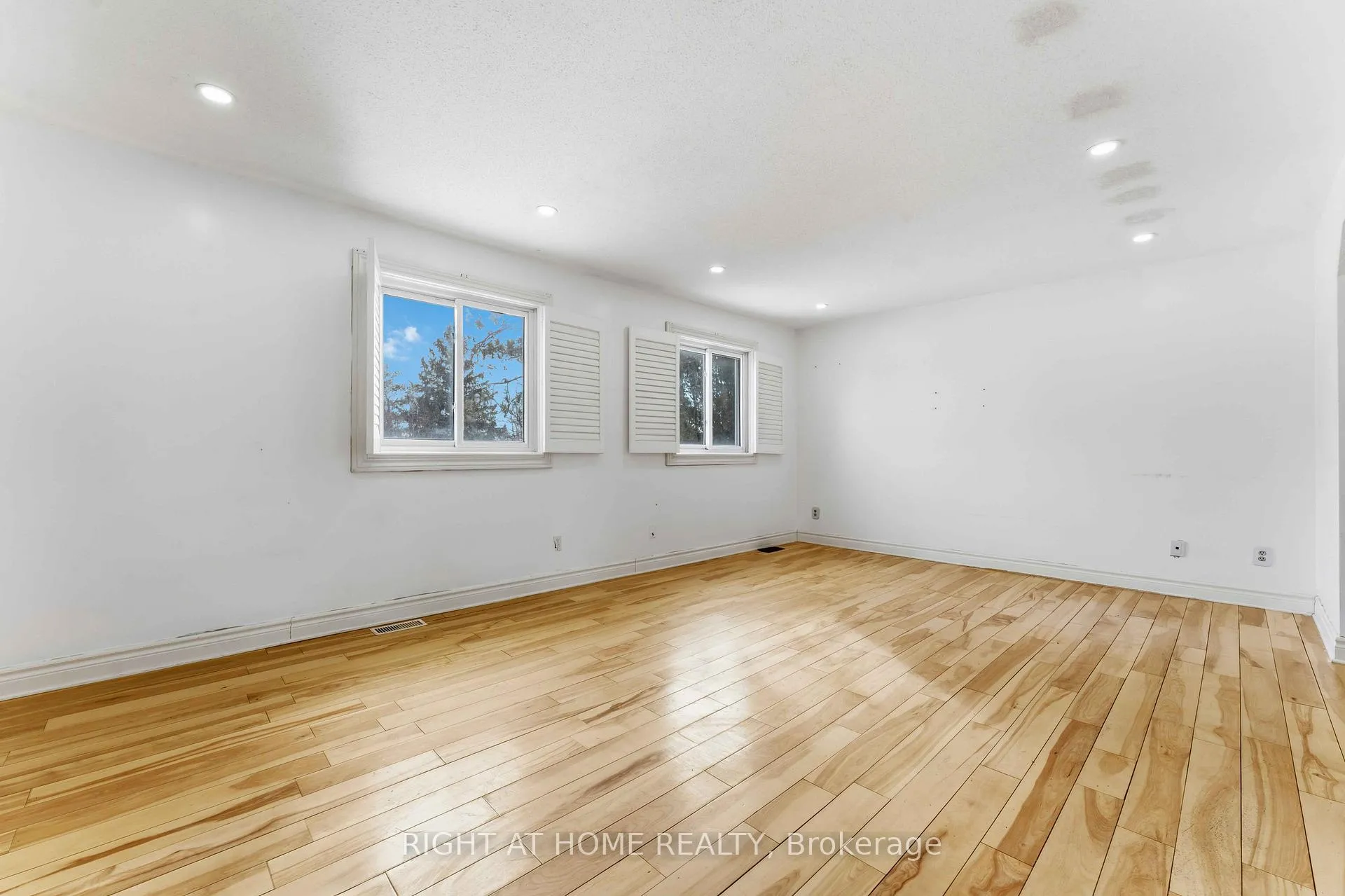 Photo 6 of Unit 86, 106 Castlegreen Private, Ottawa, Hunt Club Park/Greenboro — HOMEH