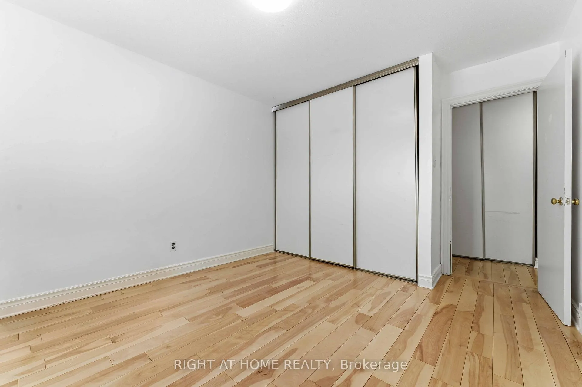 Photo 14 of Unit 86, 106 Castlegreen Private, Ottawa, Hunt Club Park/Greenboro — HOMEH