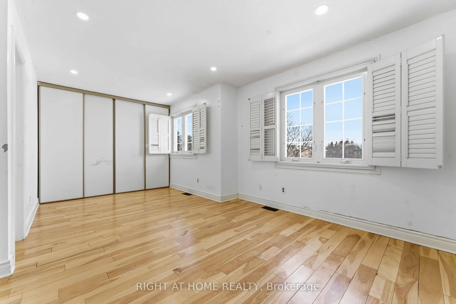 Photo 15 of Unit 86, 106 Castlegreen Private, Ottawa, Hunt Club Park/Greenboro — HOMEH