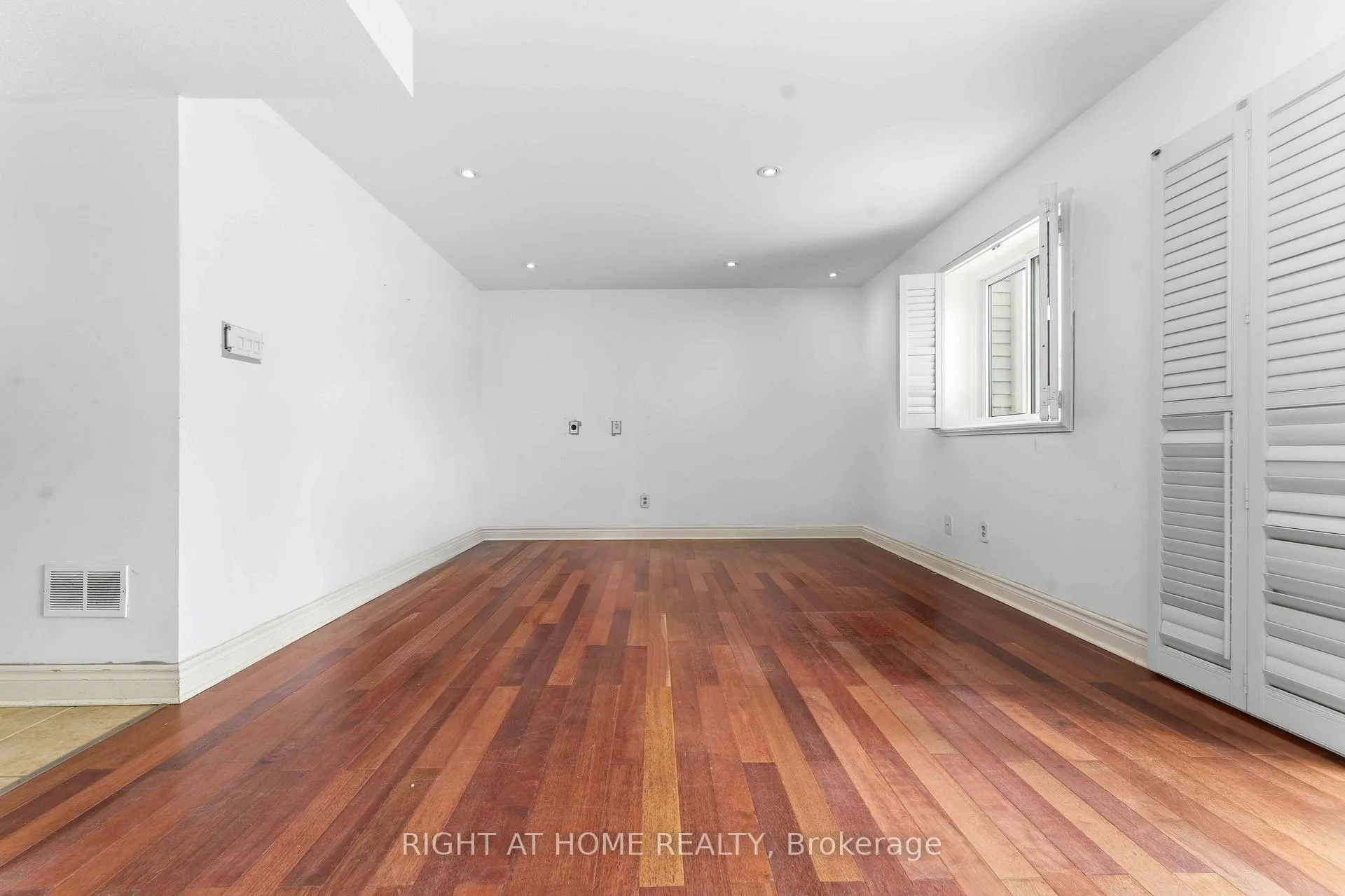 Photo 20 of Unit 86, 106 Castlegreen Private, Ottawa, Hunt Club Park/Greenboro — HOMEH