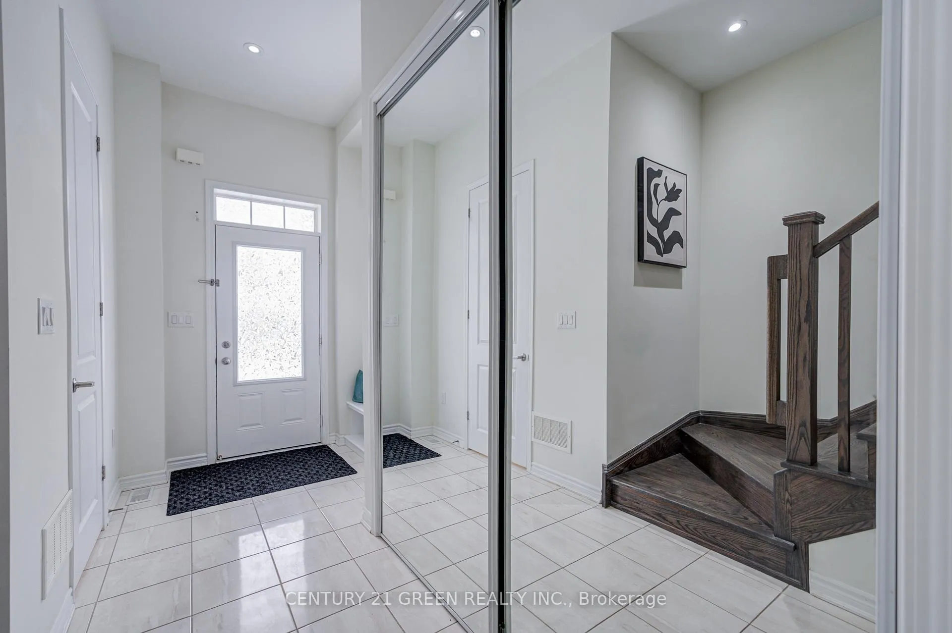 Photo 4 of 17 Windflower Way, Whitby, Rural Whitby — HOMEH