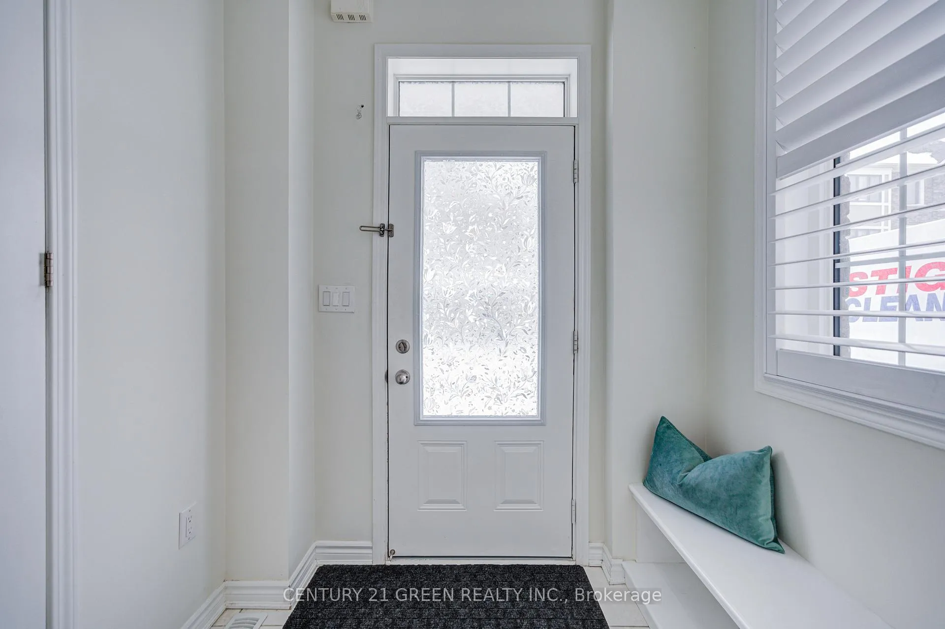 Photo 5 of 17 Windflower Way, Whitby, Rural Whitby — HOMEH