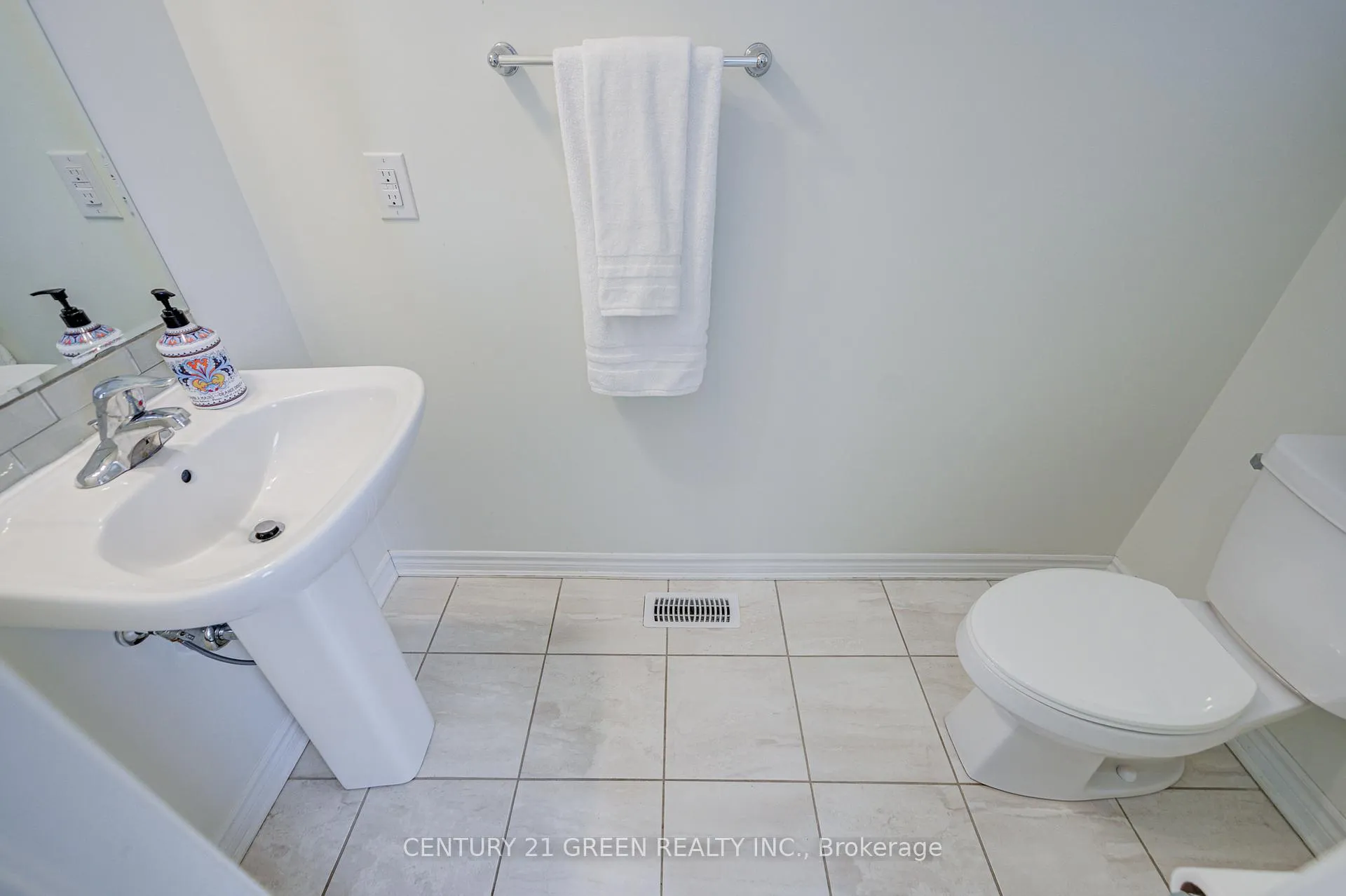 Photo 7 of 17 Windflower Way, Whitby, Rural Whitby — HOMEH