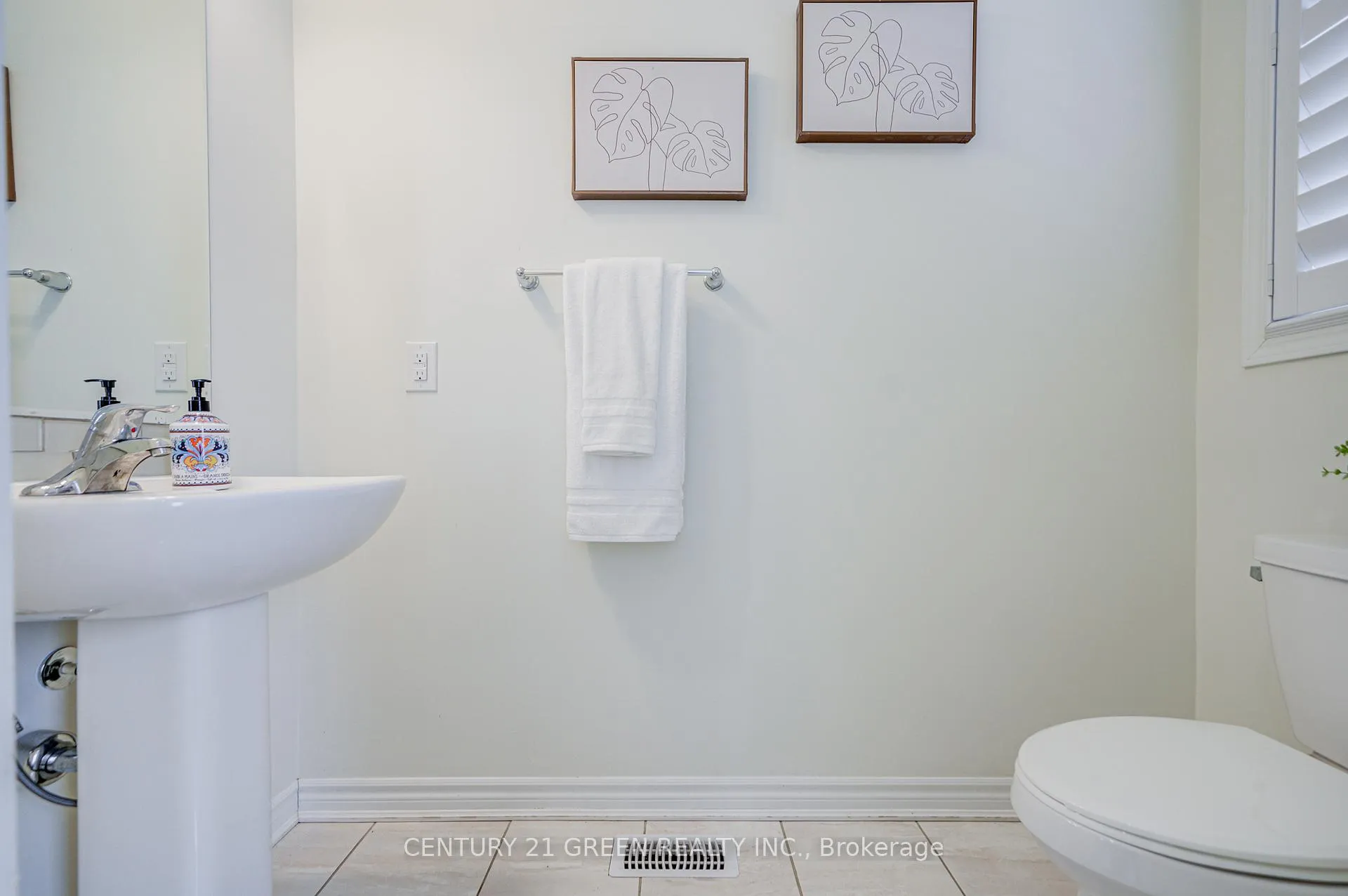 Photo 8 of 17 Windflower Way, Whitby, Rural Whitby — HOMEH
