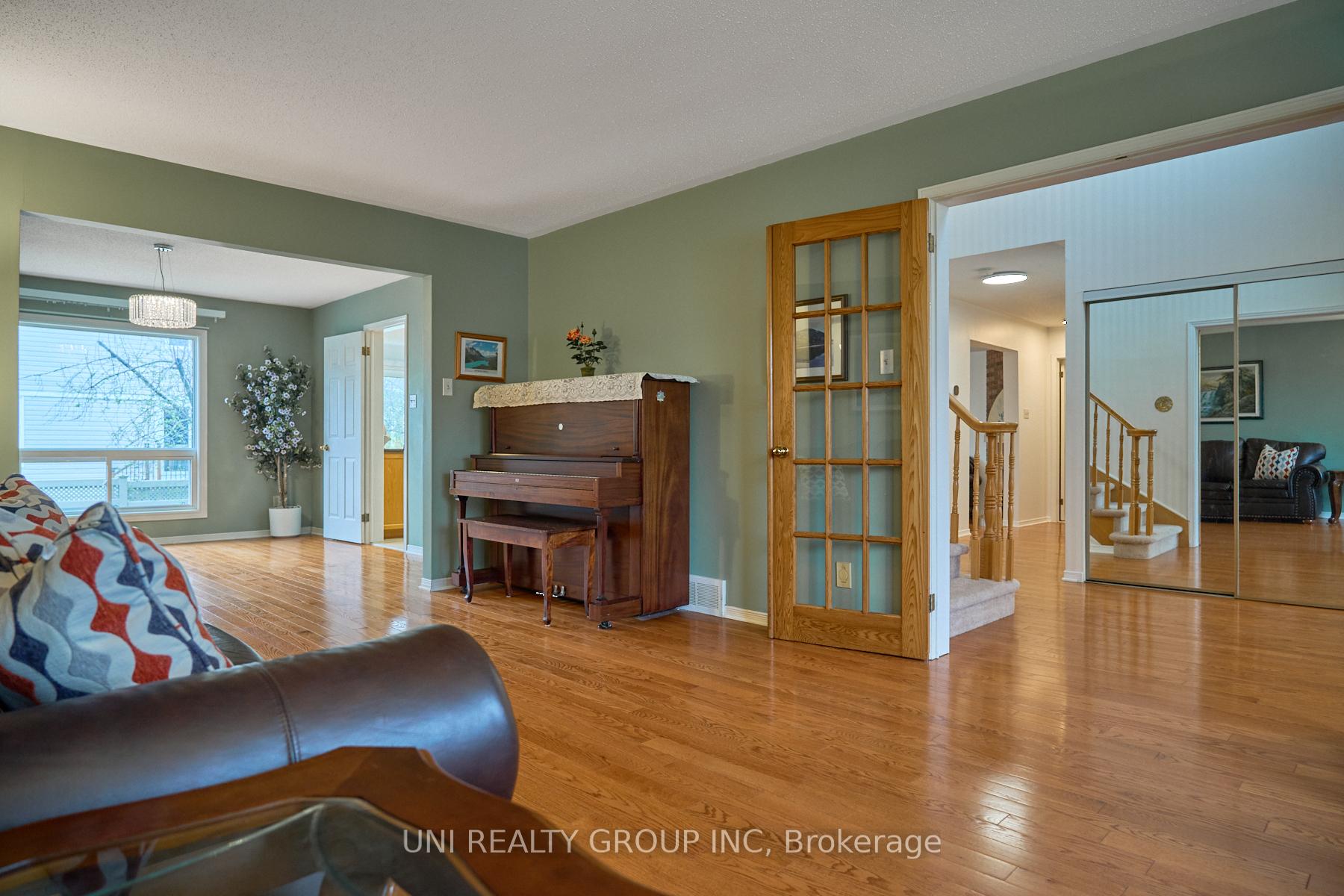 Photo 8 of 64 Bramblegrove Crescent, Ottawa, Hunt Club Park/Greenboro — HOMEH