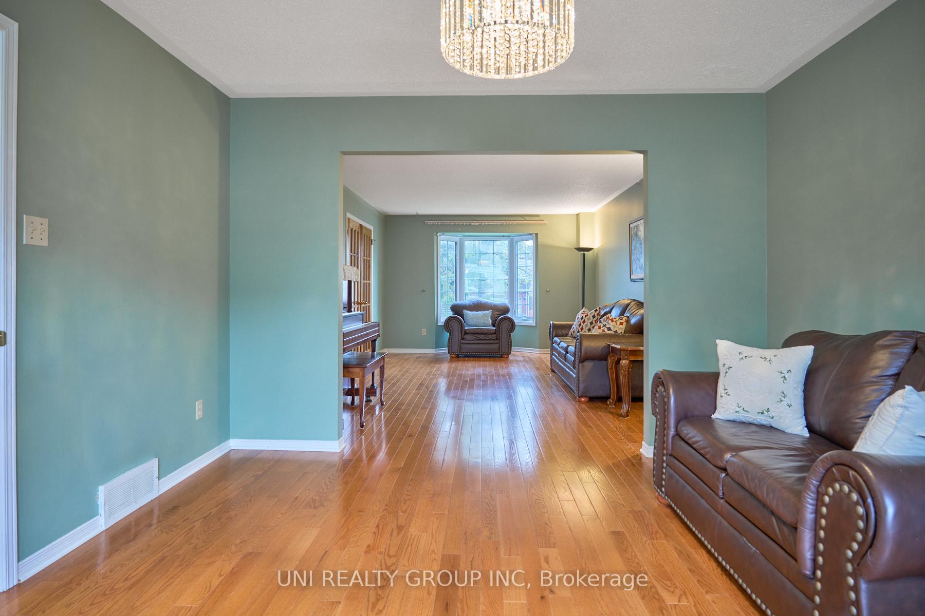 Photo 10 of 64 Bramblegrove Crescent, Ottawa, Hunt Club Park/Greenboro — HOMEH