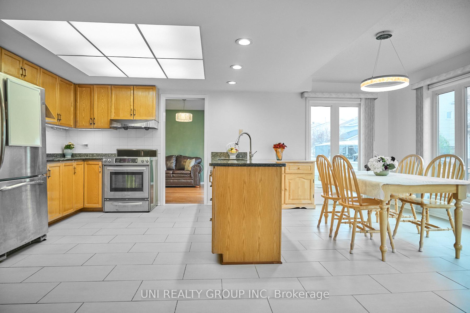 Photo 17 of 64 Bramblegrove Crescent, Ottawa, Hunt Club Park/Greenboro — HOMEH