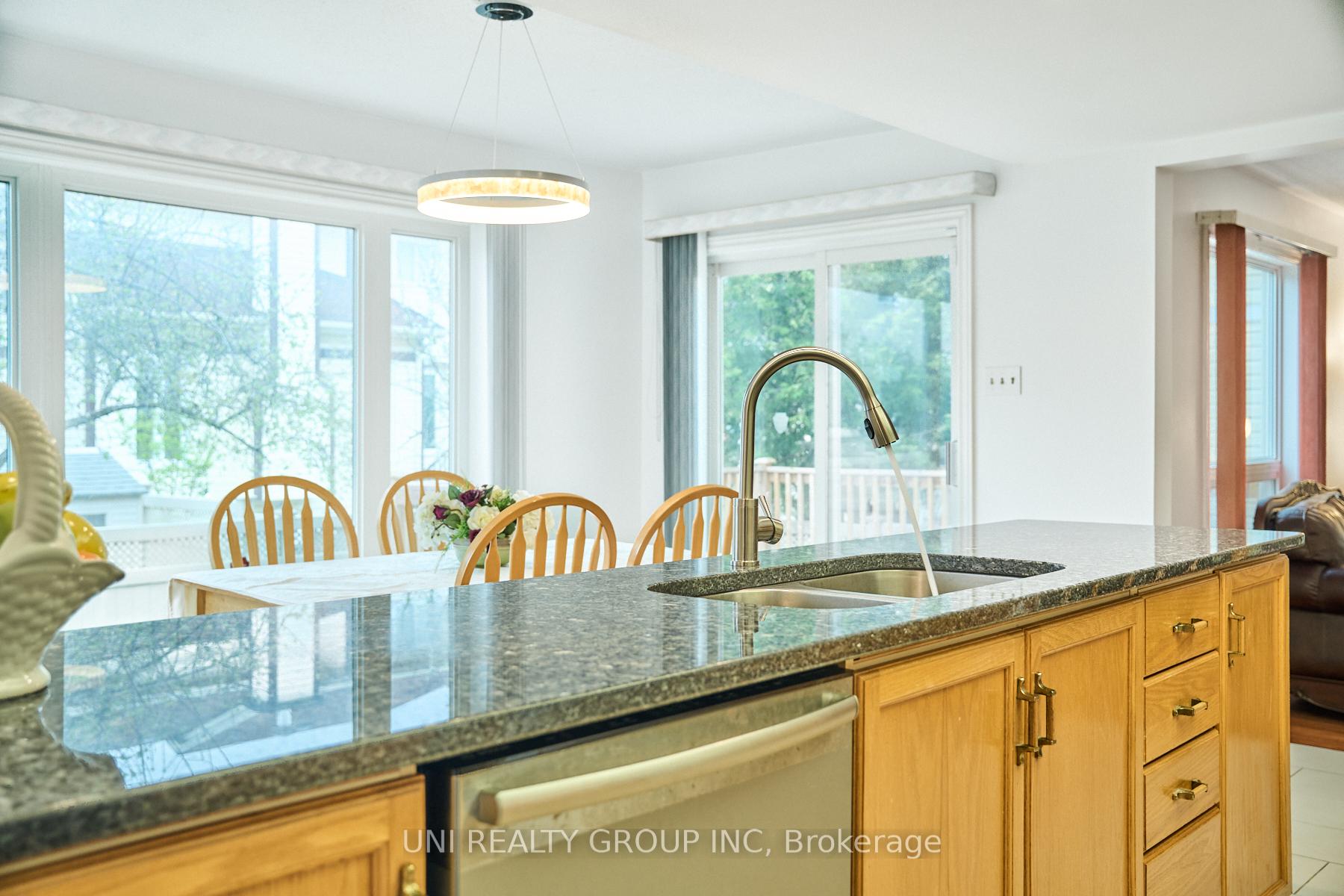 Photo 20 of 64 Bramblegrove Crescent, Ottawa, Hunt Club Park/Greenboro — HOMEH