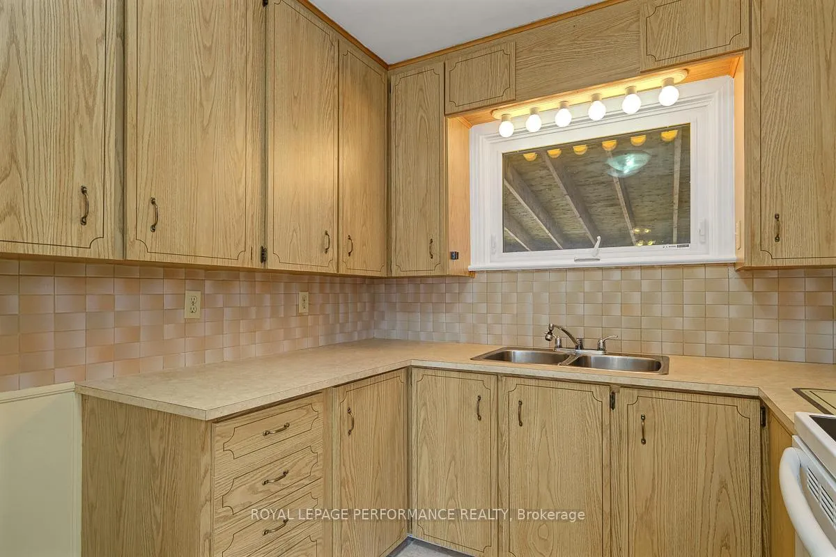 Photo 10 of 540 Alesther Street, Ottawa, Overbrook/Castle Heights — HOMEH