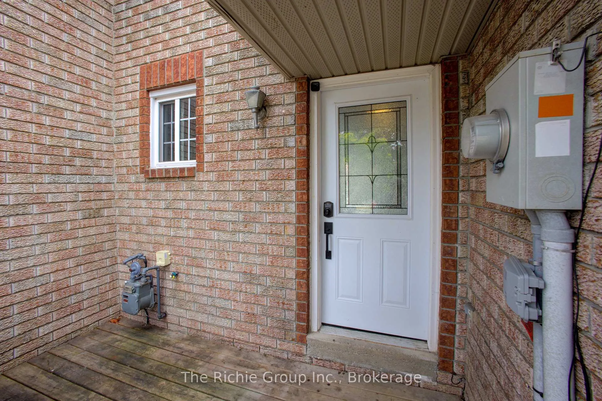 Photo 4 of 14 Tunbridge Road, Barrie, Georgian Drive — HOMEH
