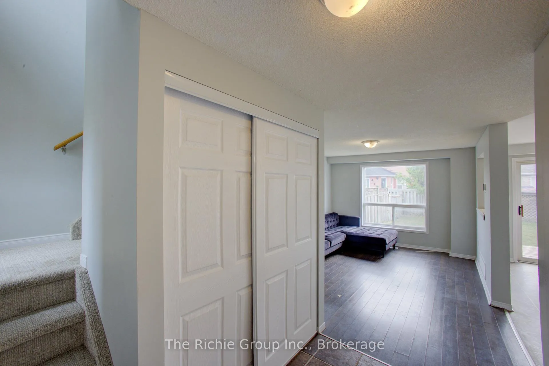 Photo 5 of 14 Tunbridge Road, Barrie, Georgian Drive — HOMEH