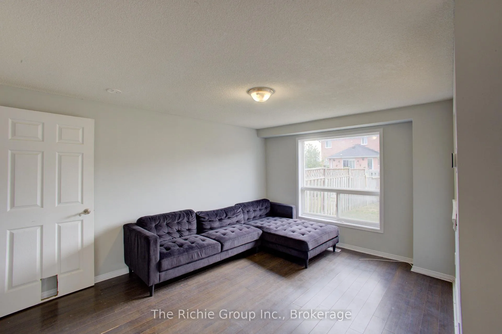 Photo 7 of 14 Tunbridge Road, Barrie, Georgian Drive — HOMEH