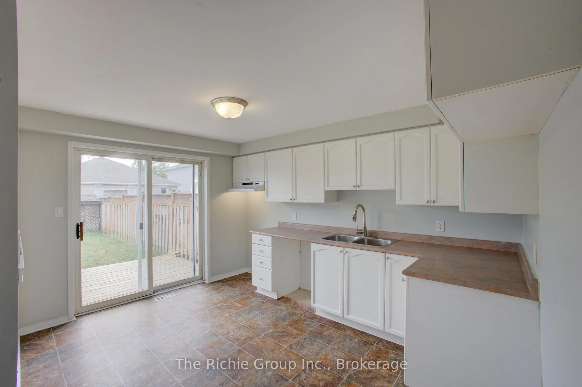 Photo 11 of 14 Tunbridge Road, Barrie, Georgian Drive — HOMEH