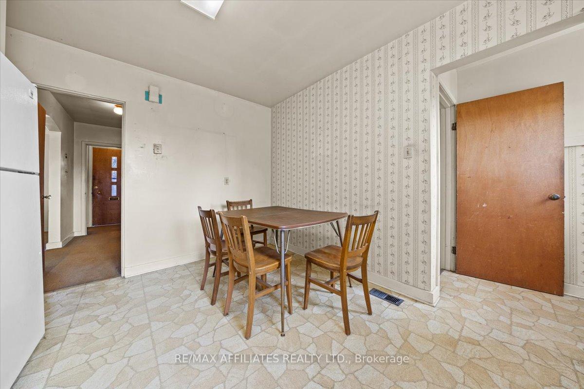 Photo 9 of 186 Norice Street, Ottawa, Meadowlands/Crestview — HOMEH