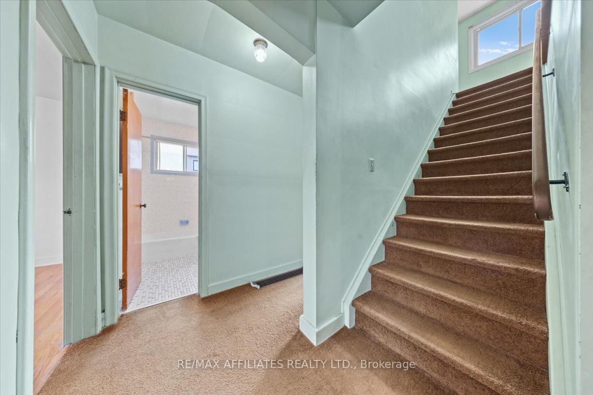 Photo 14 of 186 Norice Street, Ottawa, Meadowlands/Crestview — HOMEH