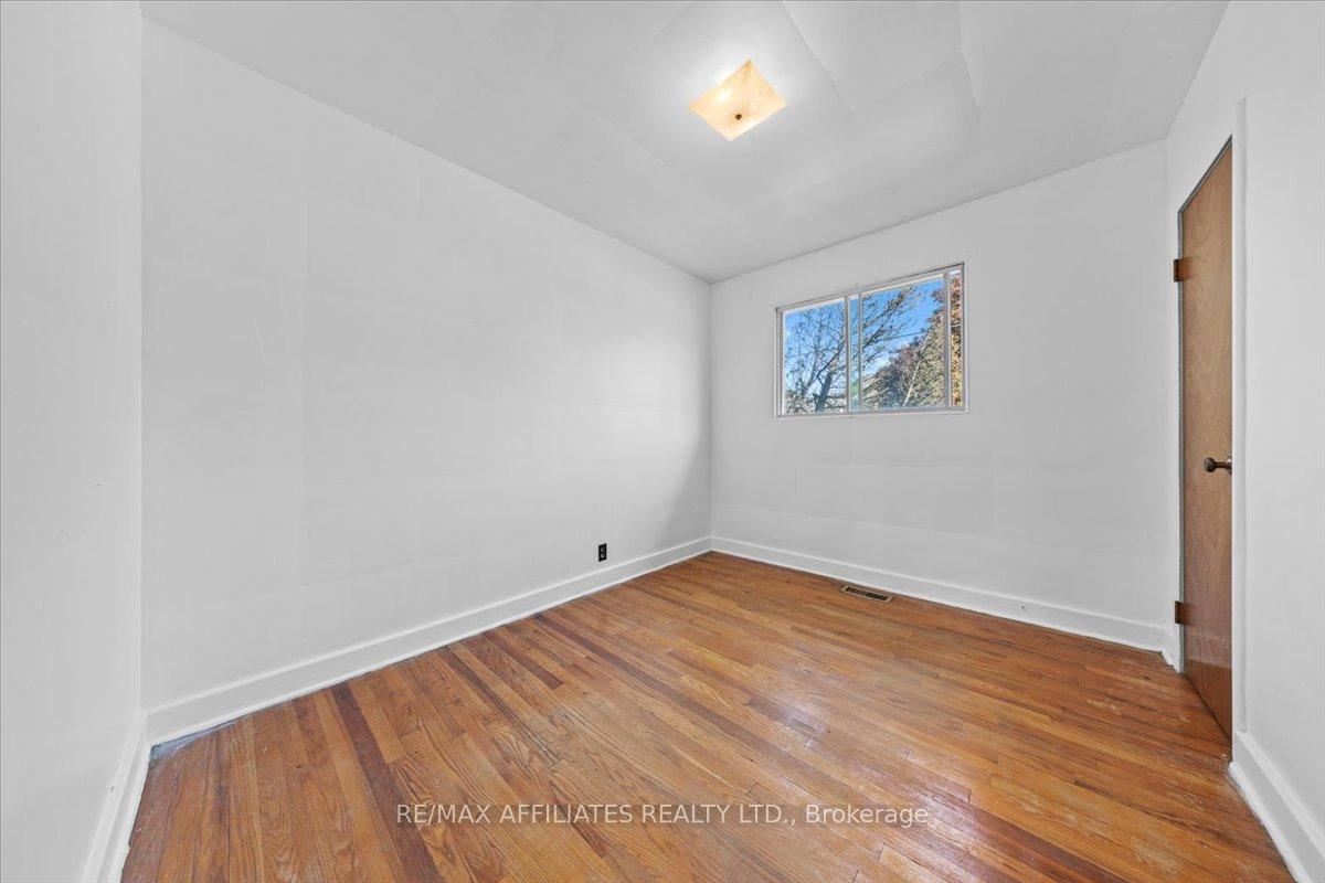 Photo 15 of 186 Norice Street, Ottawa, Meadowlands/Crestview — HOMEH