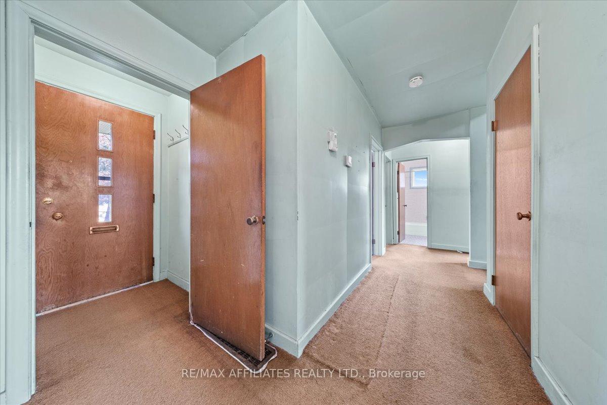 Photo 17 of 186 Norice Street, Ottawa, Meadowlands/Crestview — HOMEH