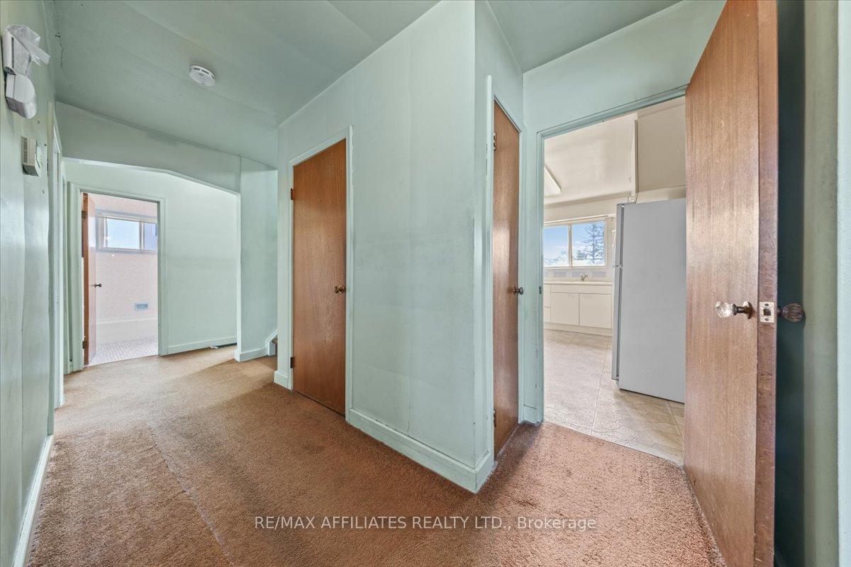 Photo 18 of 186 Norice Street, Ottawa, Meadowlands/Crestview — HOMEH