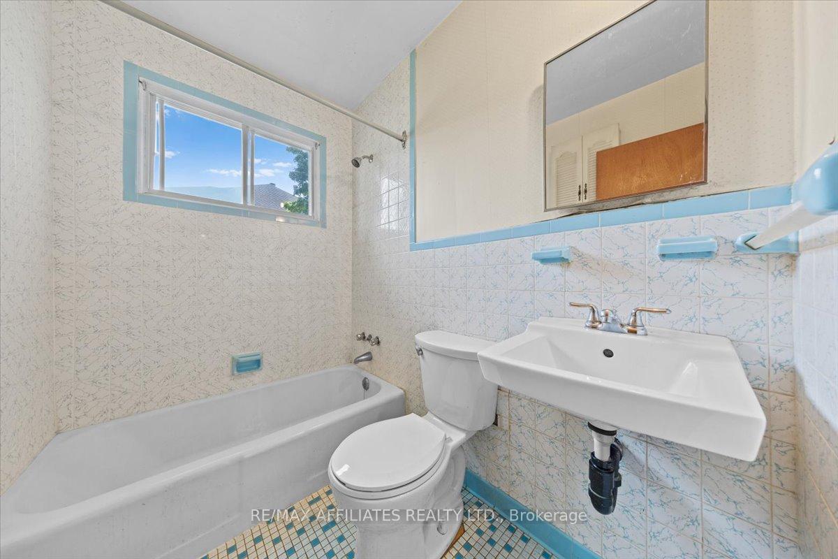 Photo 21 of 186 Norice Street, Ottawa, Meadowlands/Crestview — HOMEH