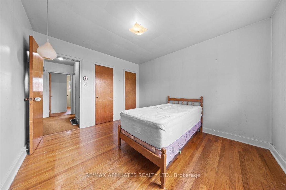Photo 23 of 186 Norice Street, Ottawa, Meadowlands/Crestview — HOMEH