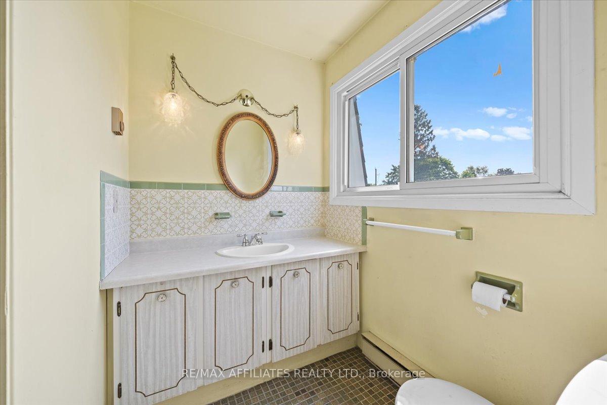Photo 26 of 186 Norice Street, Ottawa, Meadowlands/Crestview — HOMEH