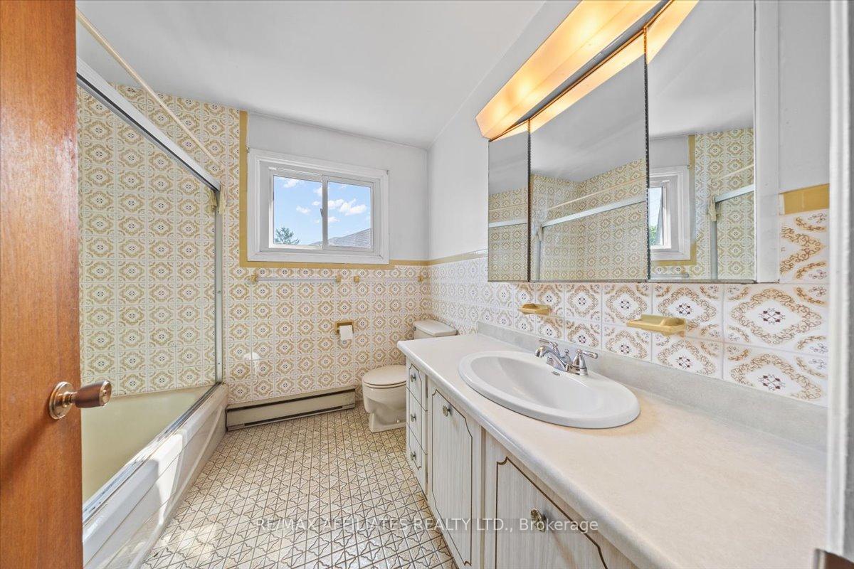 Photo 35 of 186 Norice Street, Ottawa, Meadowlands/Crestview — HOMEH