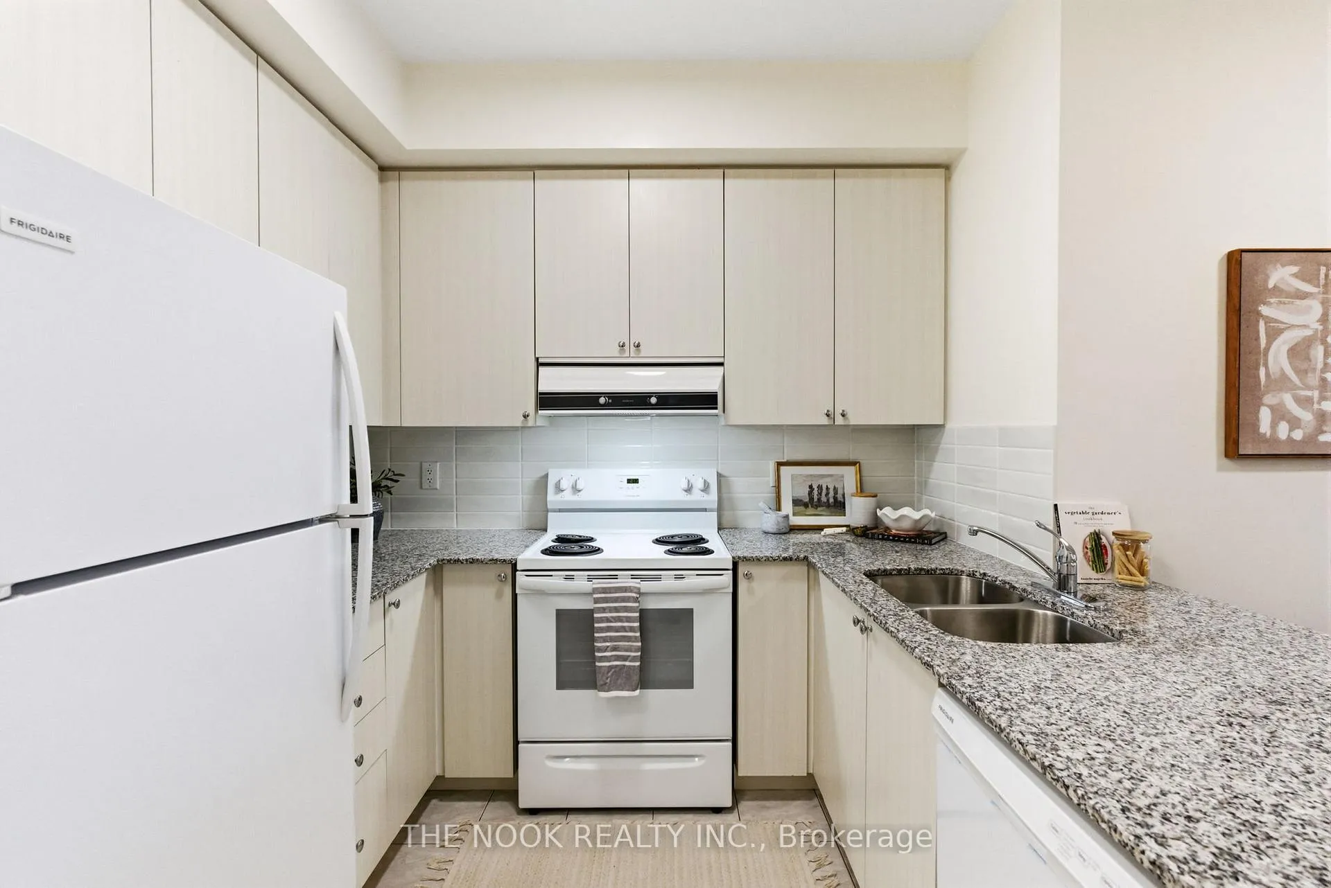 Photo 13 of Unit 403, 80 Shipway Avenue, Clarington, Newcastle — HOMEH
