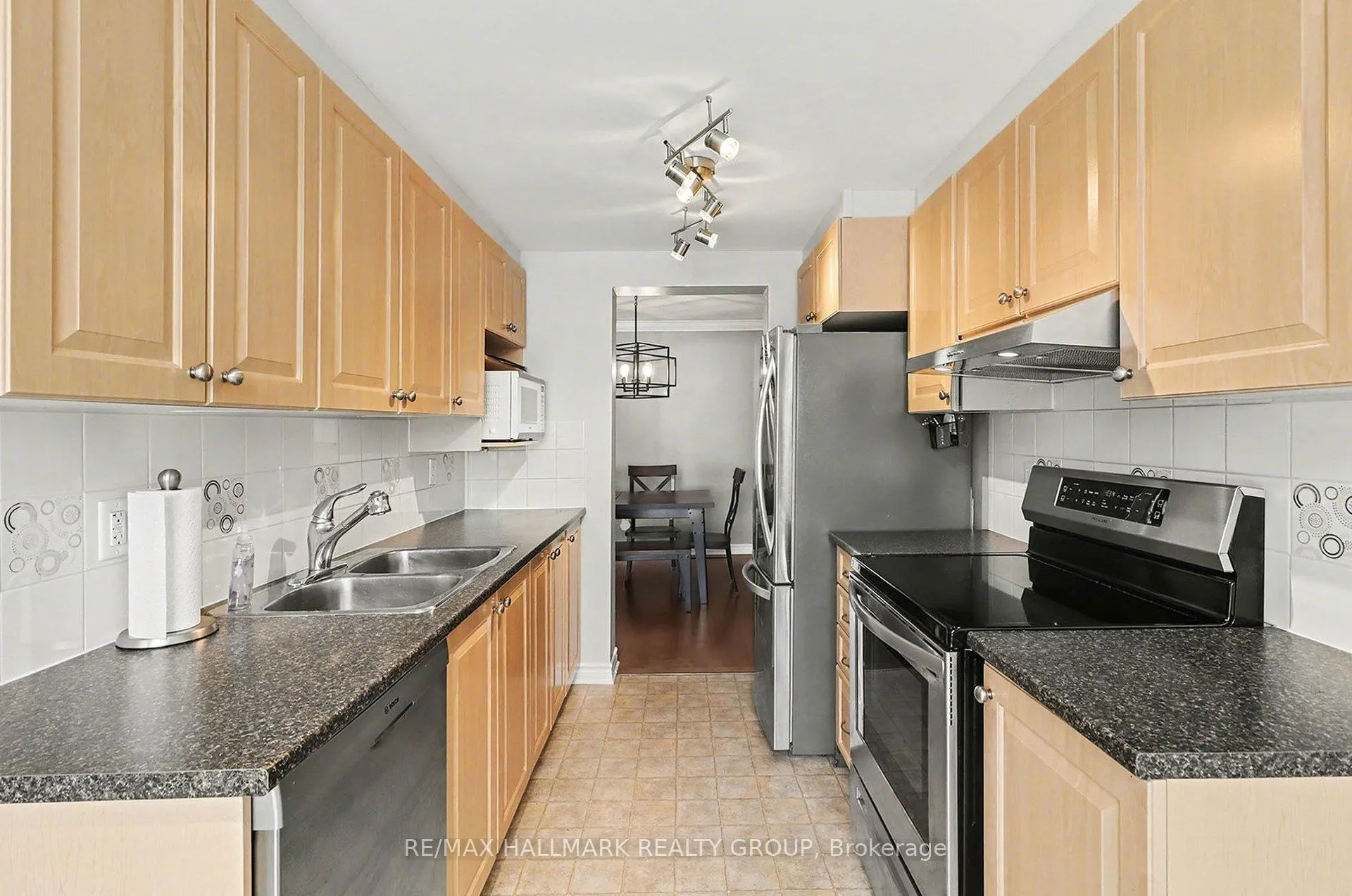 Photo 10 of 255 Wildcliff Way, Ottawa, Avalon East — HOMEH