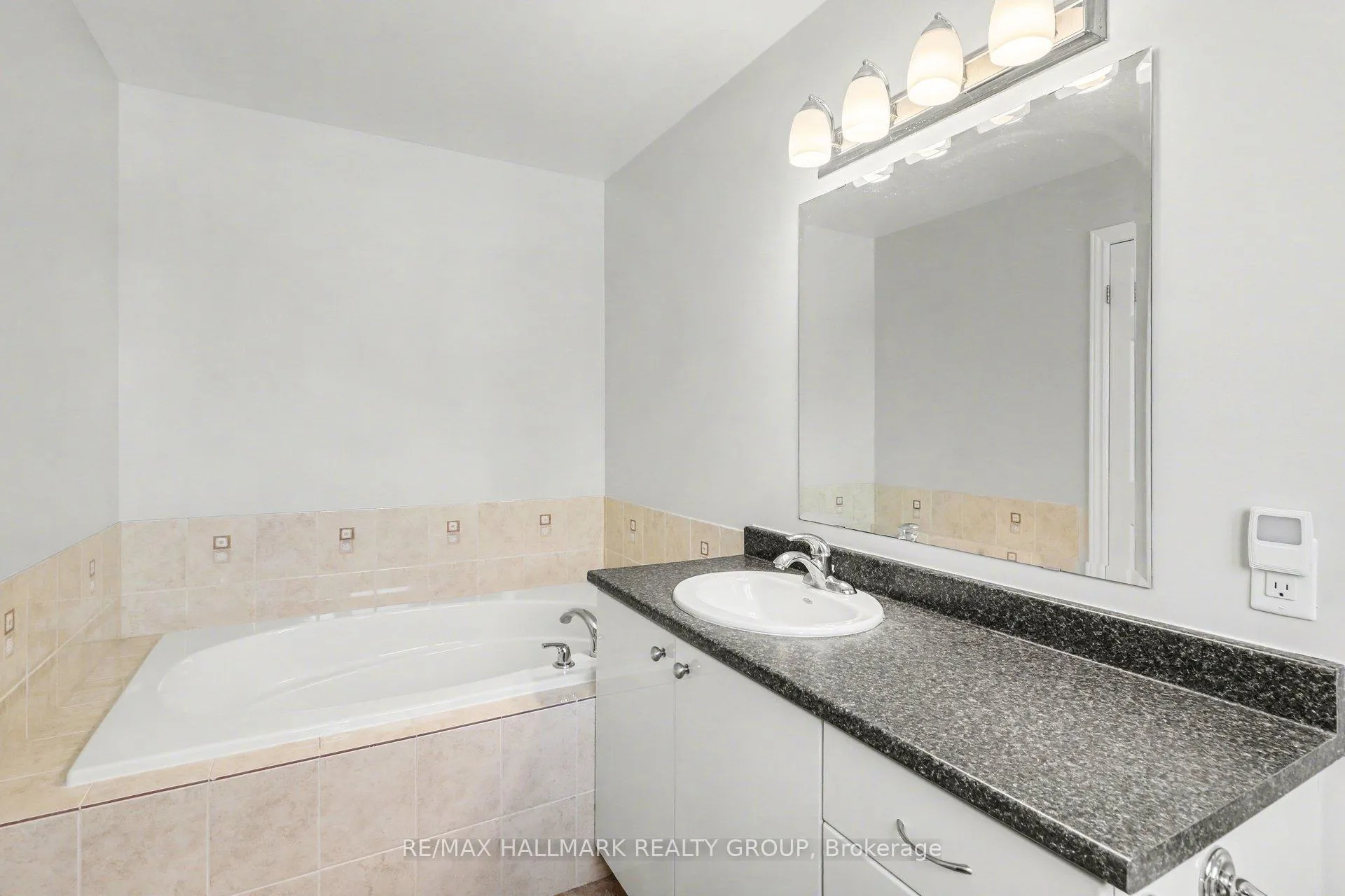 Photo 18 of 255 Wildcliff Way, Ottawa, Avalon East — HOMEH