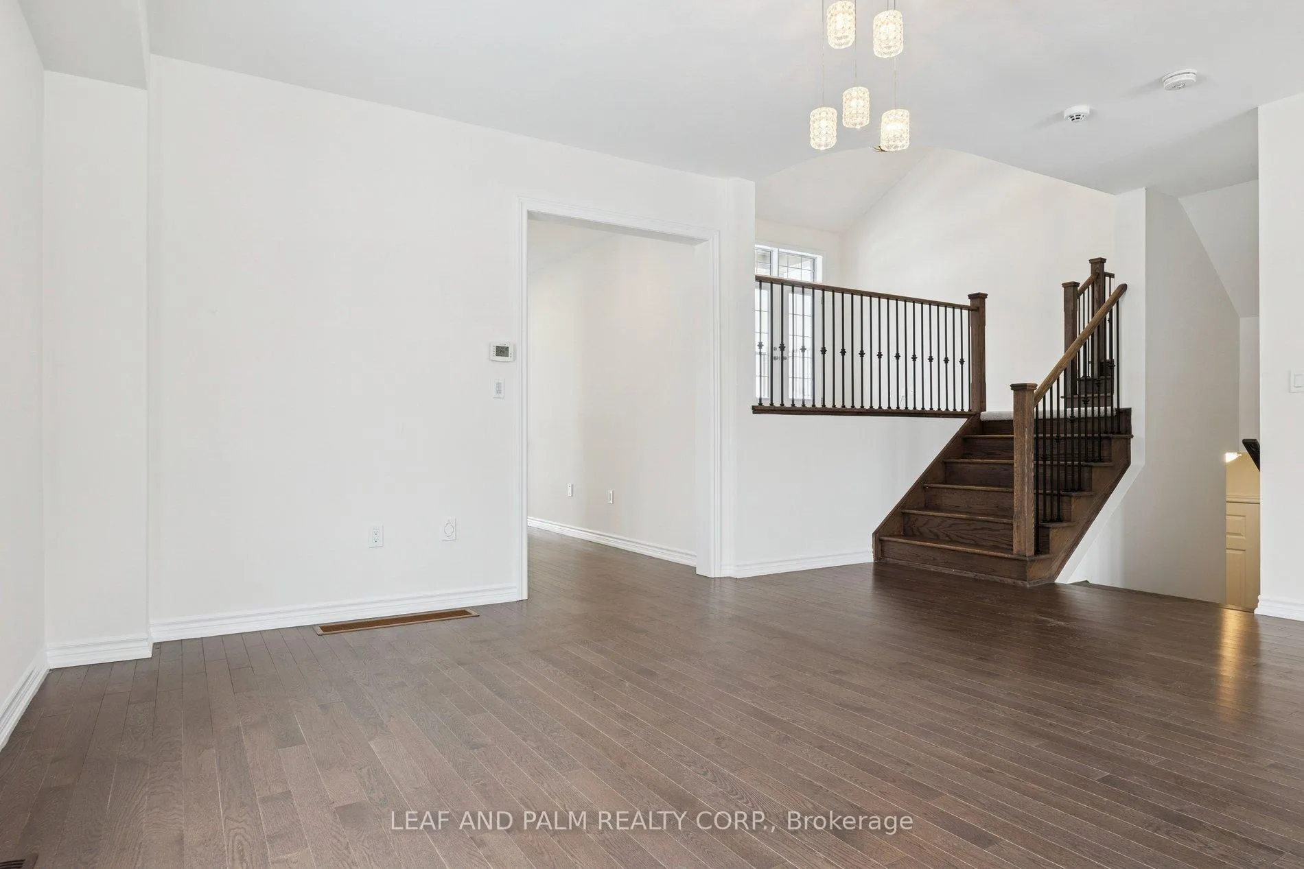 Photo 7 of 279 Northglen Boulevard, Clarington, Bowmanville — HOMEH