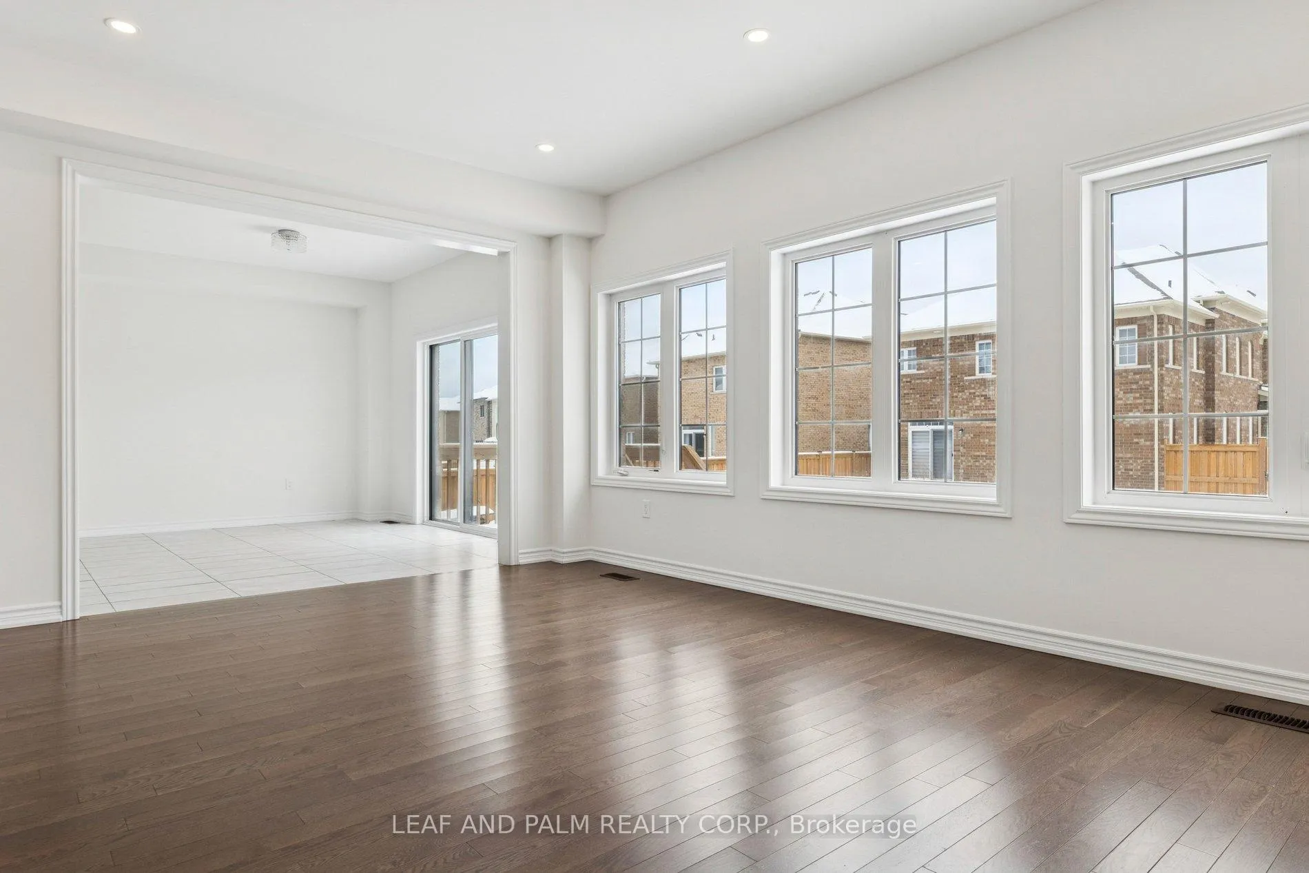 Photo 8 of 279 Northglen Boulevard, Clarington, Bowmanville — HOMEH