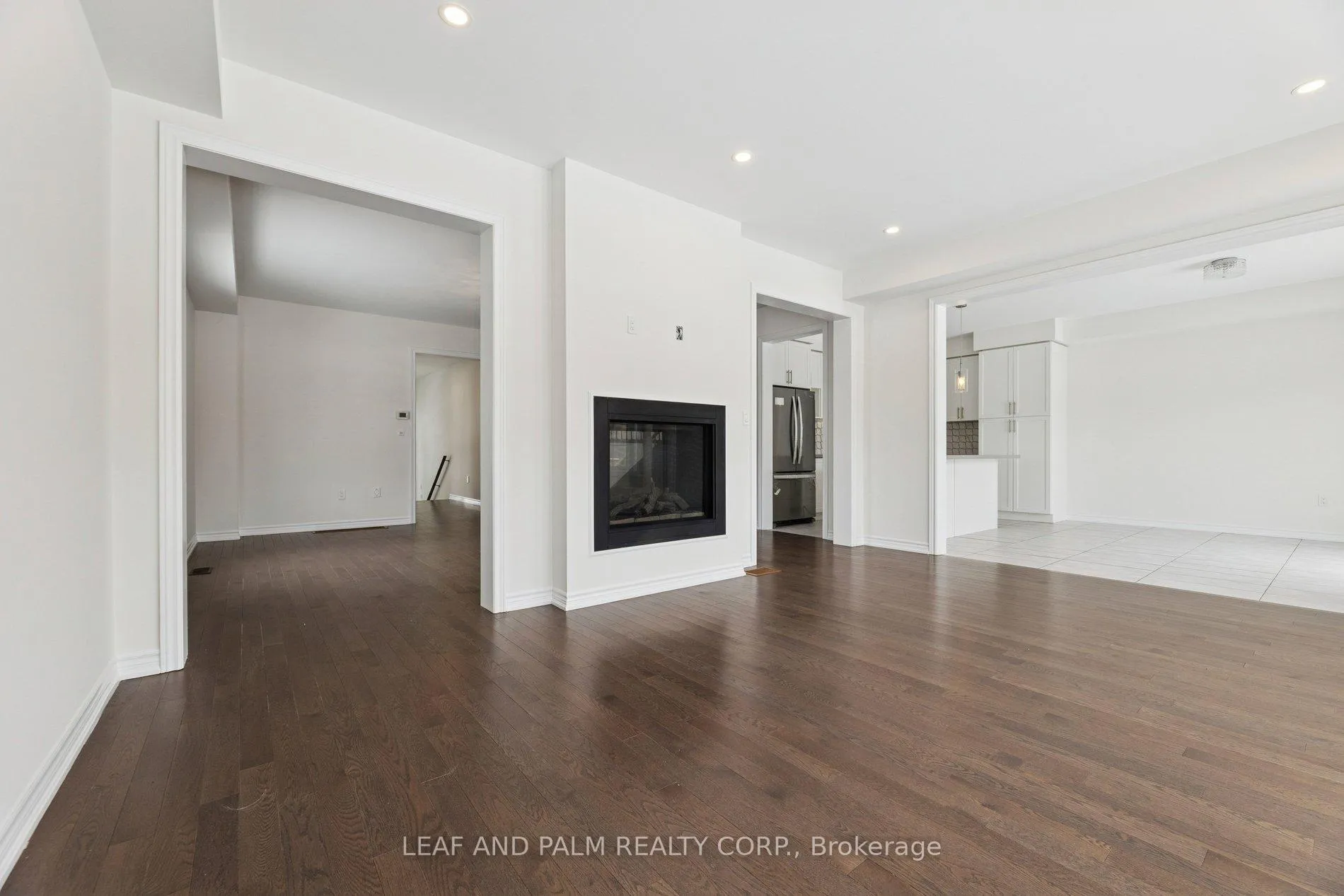 Photo 9 of 279 Northglen Boulevard, Clarington, Bowmanville — HOMEH