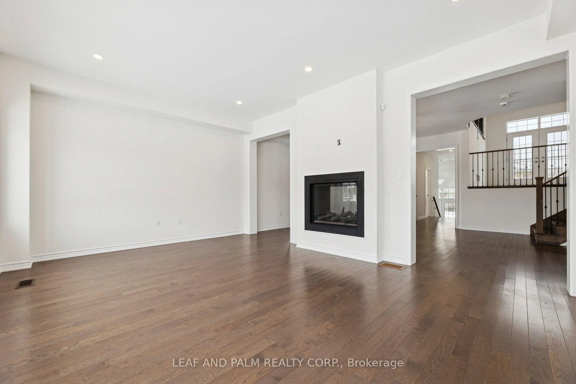Photo 10 of 279 Northglen Boulevard, Clarington, Bowmanville — HOMEH