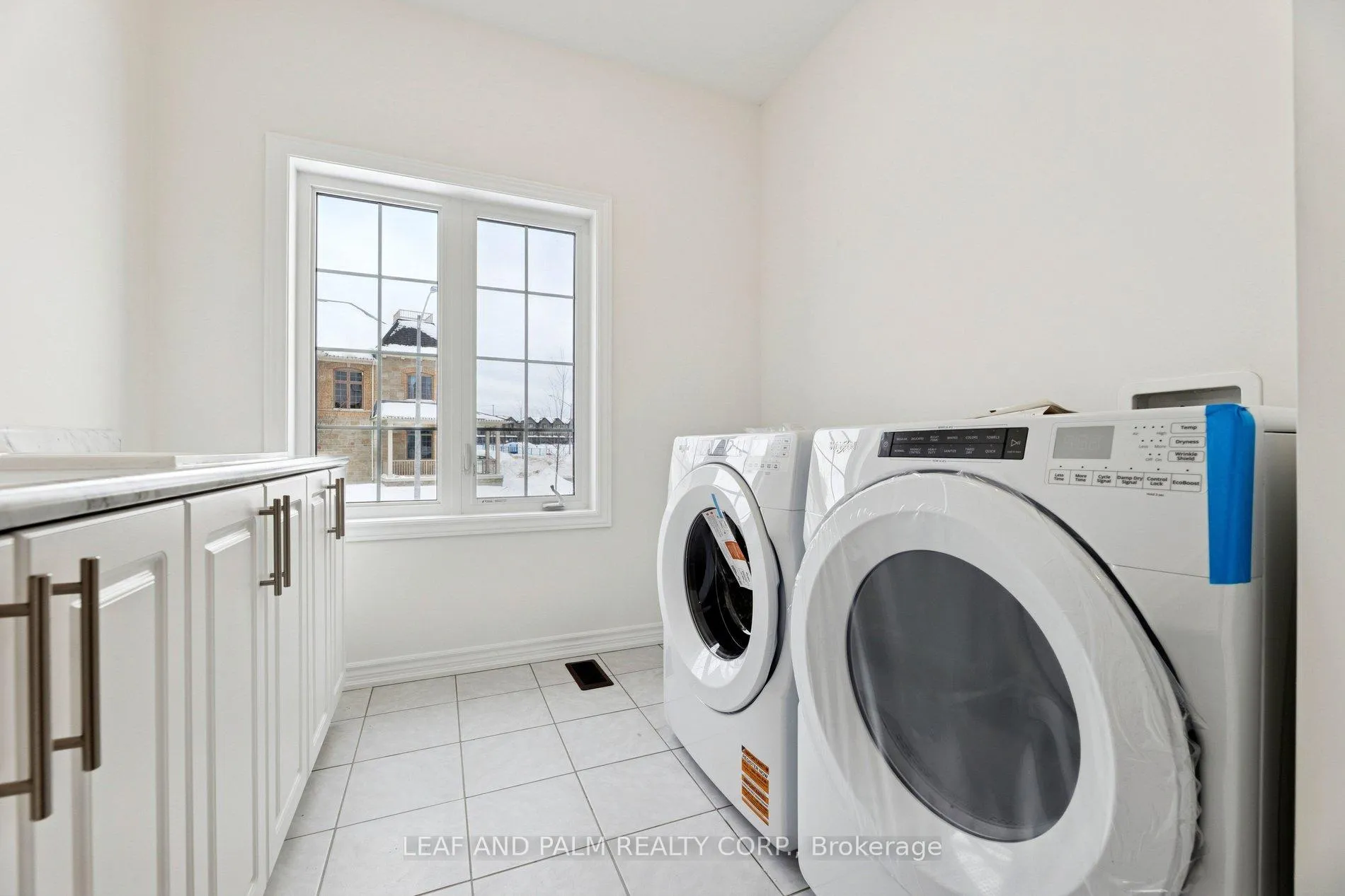 Photo 19 of 279 Northglen Boulevard, Clarington, Bowmanville — HOMEH